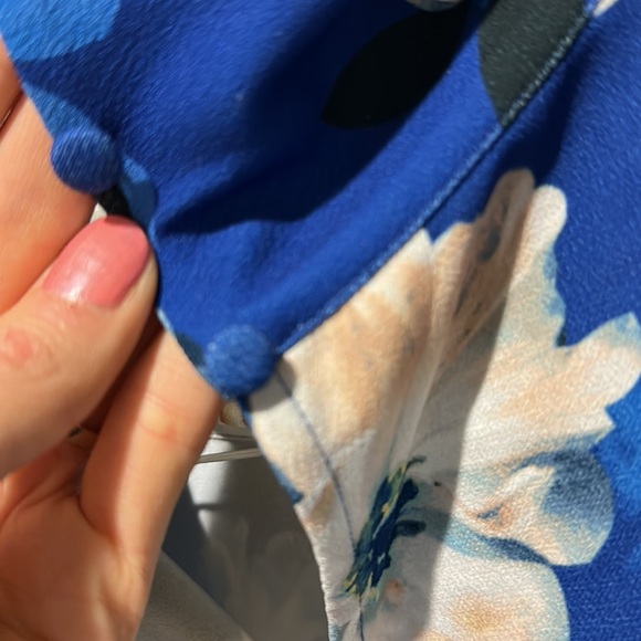 NYDJ sleeveless floral print mock neck blouse - Picture 2 of 3